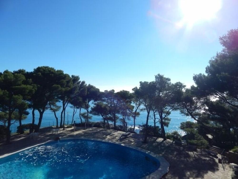 Eden Mar