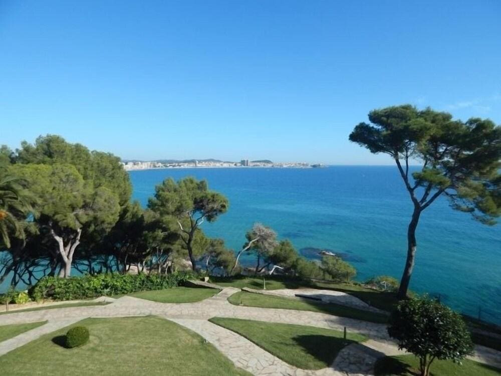 Eden Mar