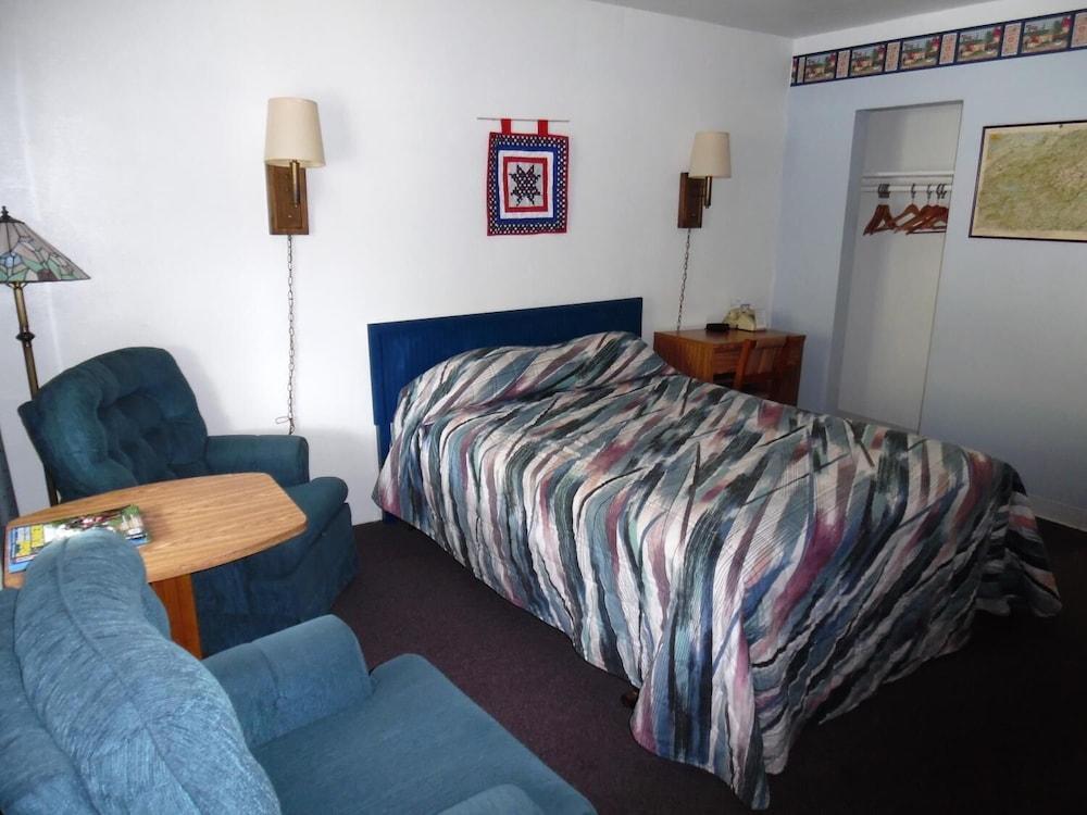 Laurel Park Inn