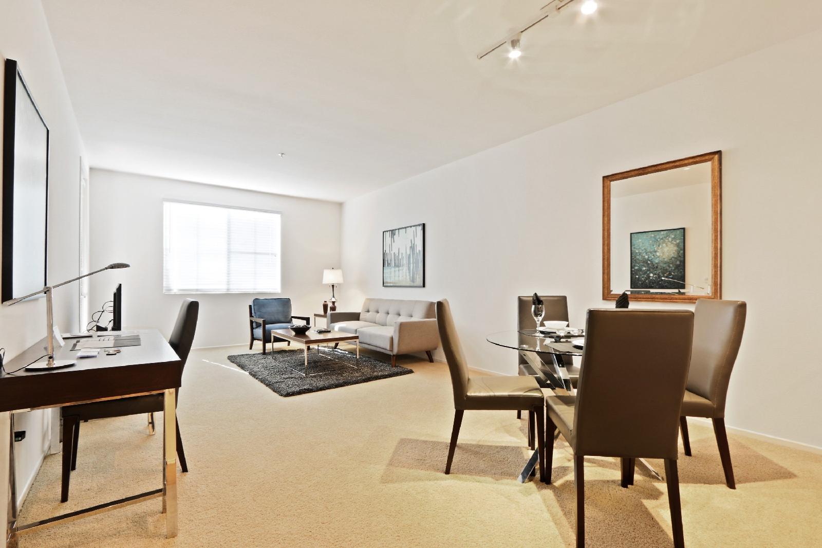 Global Luxury Suites At The Village