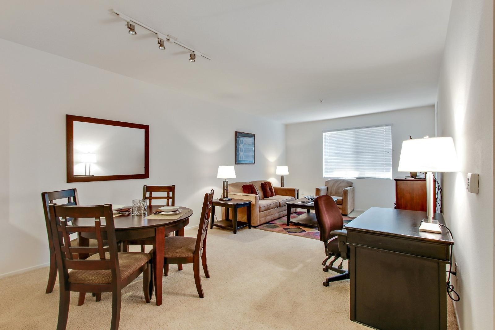 Global Luxury Suites At The Village