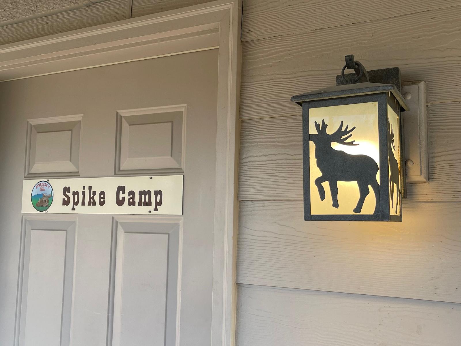Pinedale's Cozy Cabins