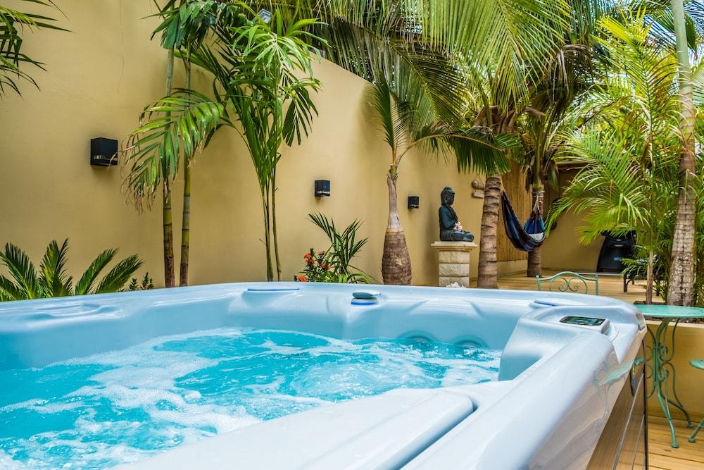 Bamboo Bali Bonaire