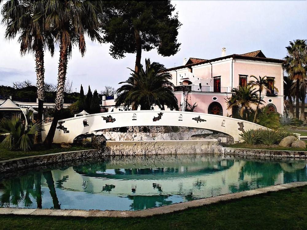 Villa Rota Resort