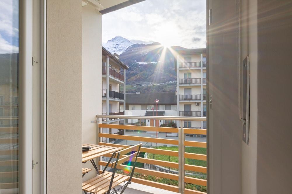 Le Lion Apartments