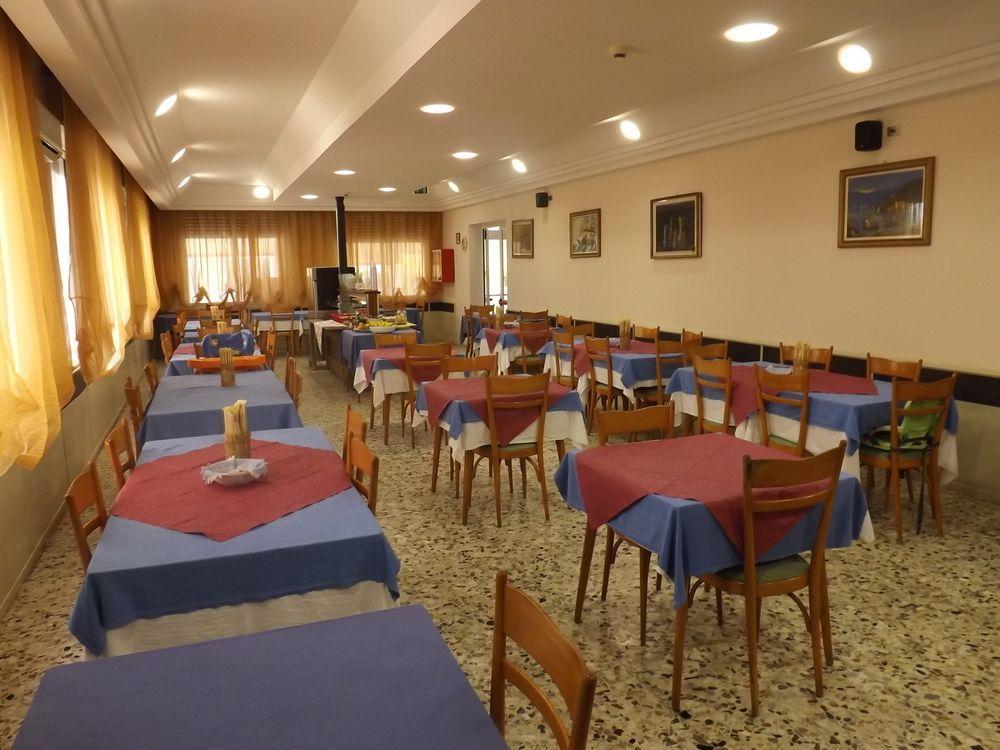 Hotel La Vela