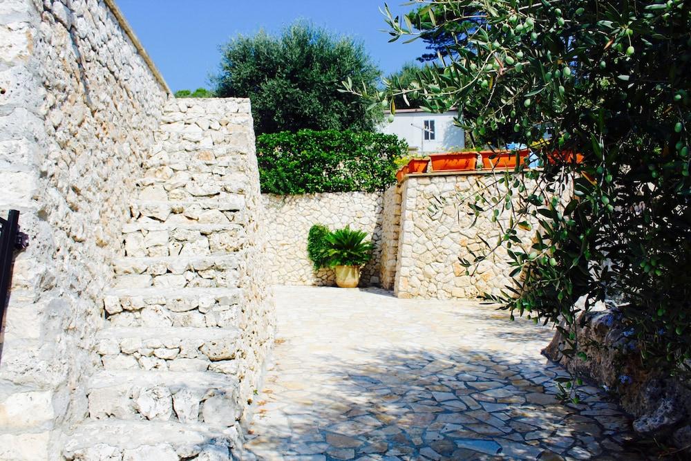 Amoru Bed & Breakfast