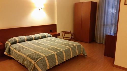 Hotel Holiday