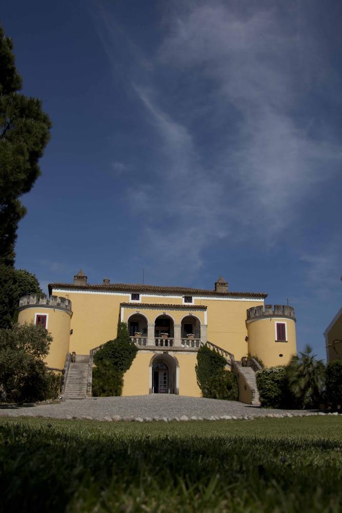 Castello Di Serragiumenta