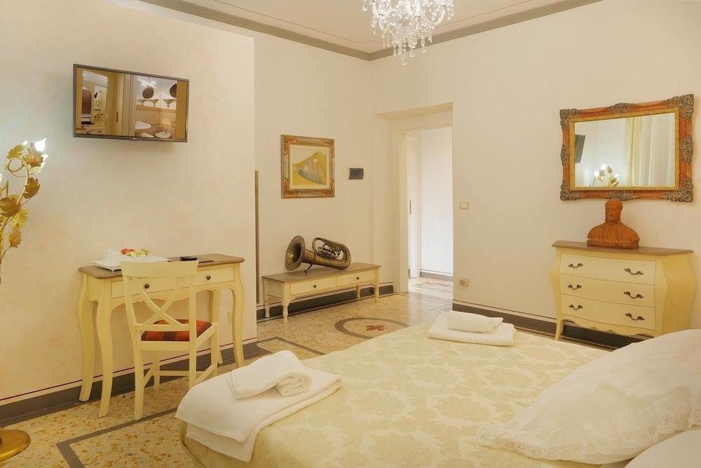 Palazzo Mari suite & rooms b&b