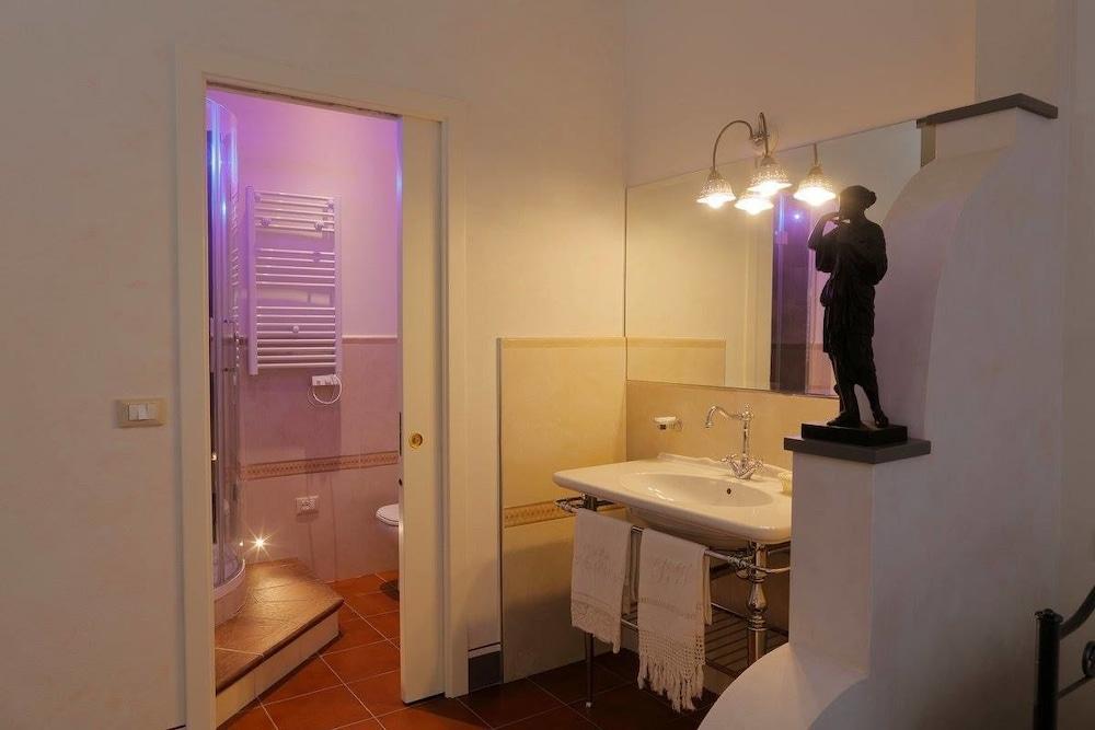 Palazzo Mari suite & rooms b&b