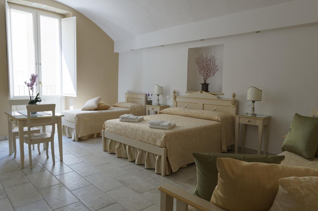 Duomo Gallipoli B&B and Apartments