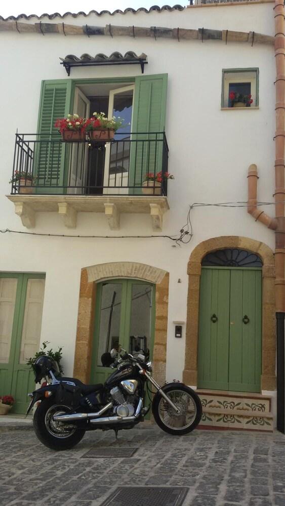 Le Stanze Dell'Emiro