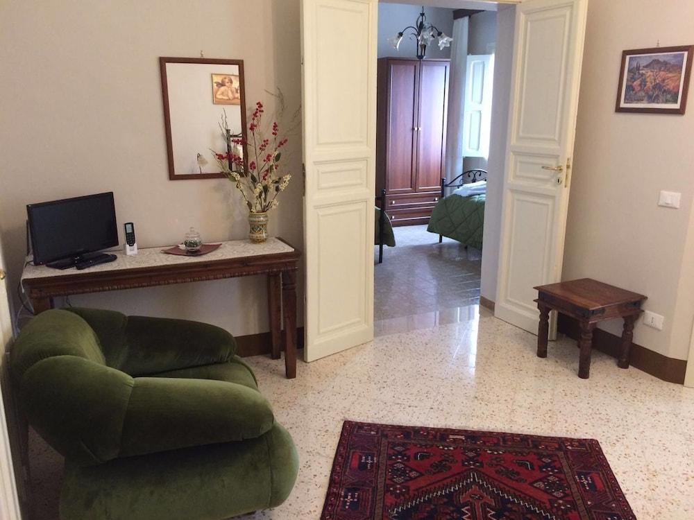 Le Stanze Dell'Emiro
