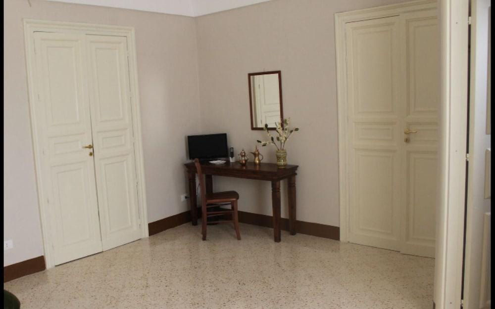 Le Stanze Dell'Emiro