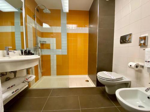 Iris Mhotel