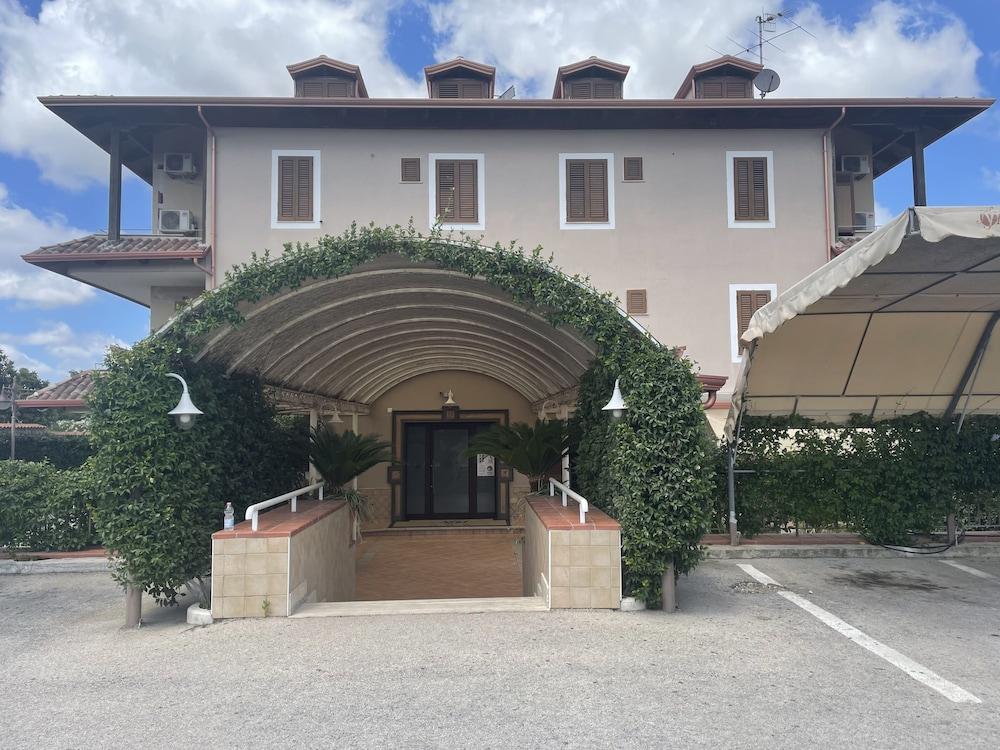 Ninfa Hotel