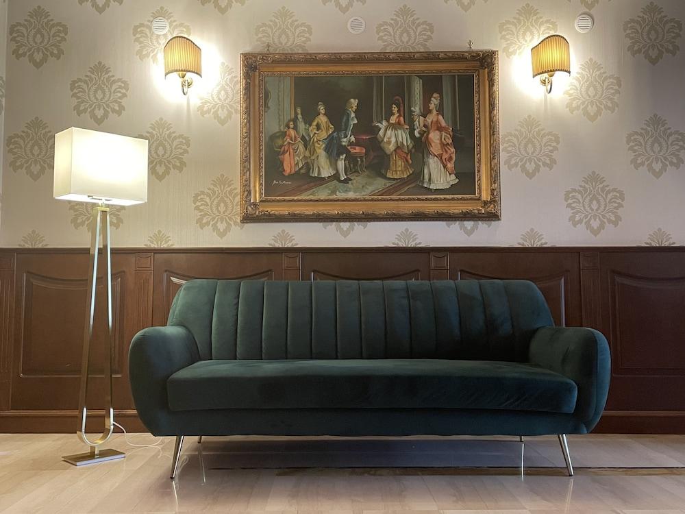Ninfa Hotel