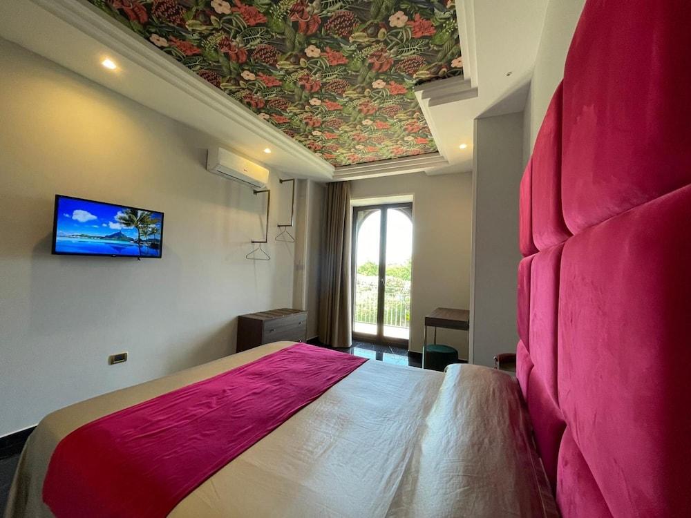 Ninfa Hotel