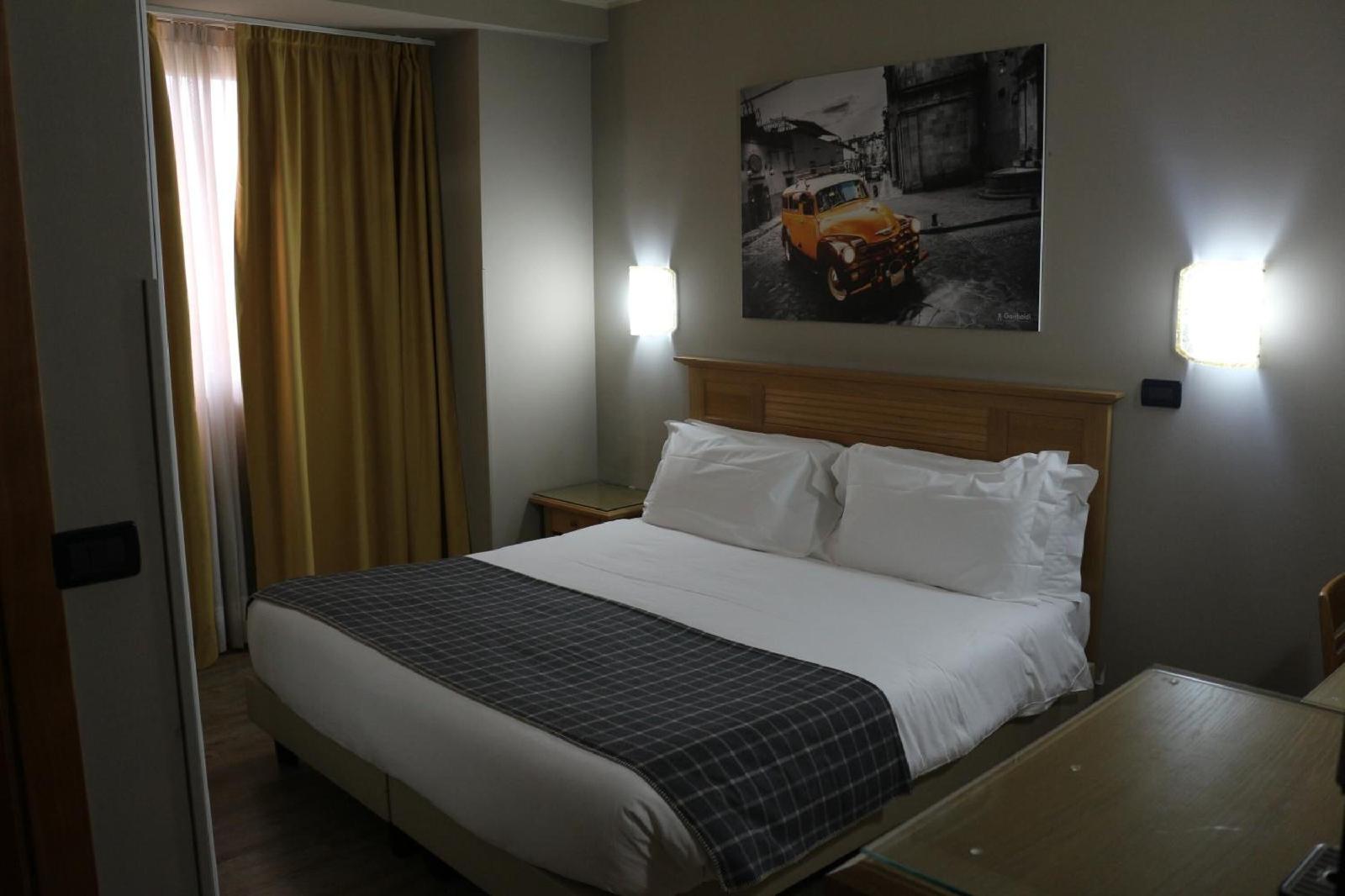 Garibaldi Hotel & Restaurant