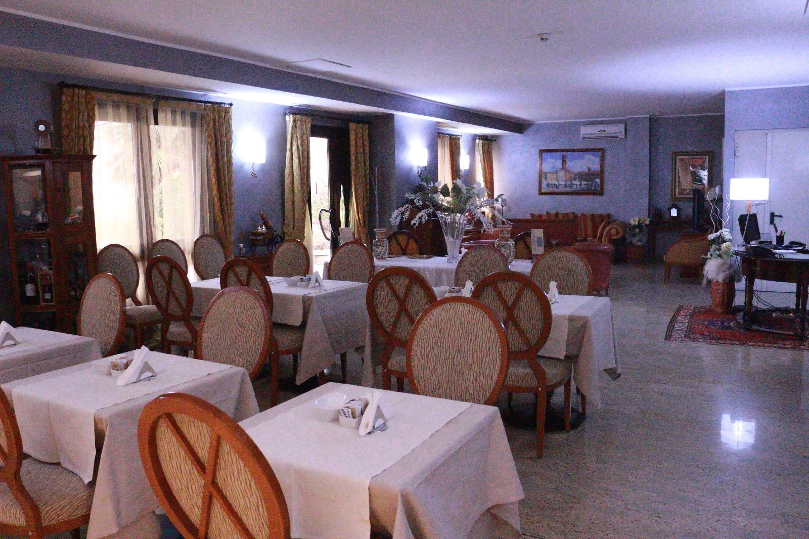 Garibaldi Hotel & Restaurant