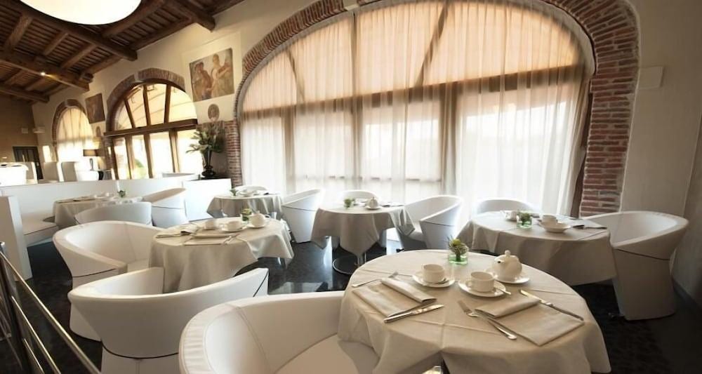 Villa Solaris Hotel And Residence