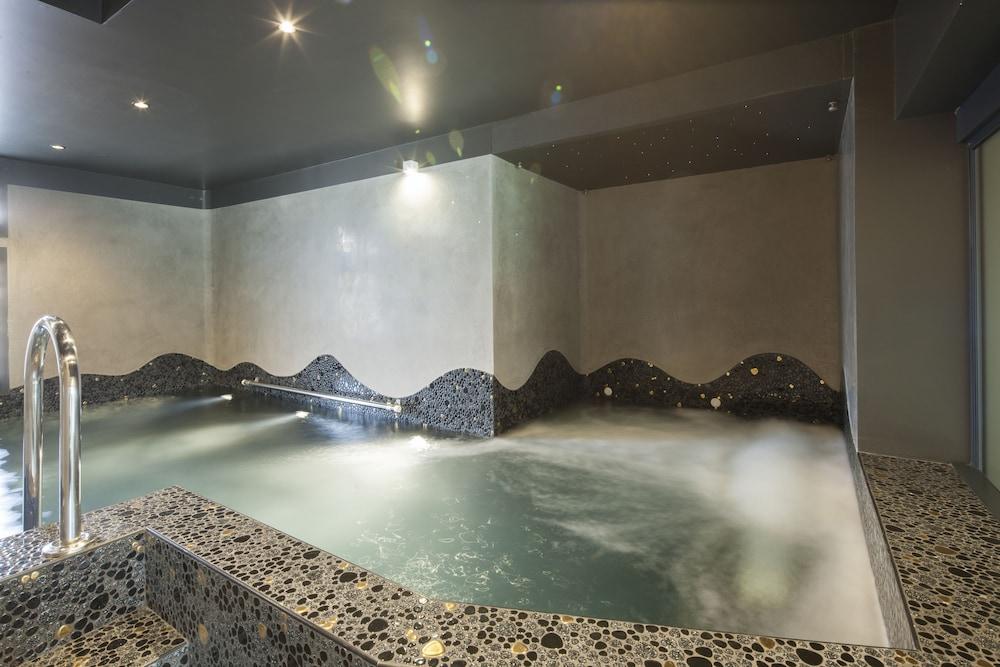 Villa Solaris Hotel And Residence
