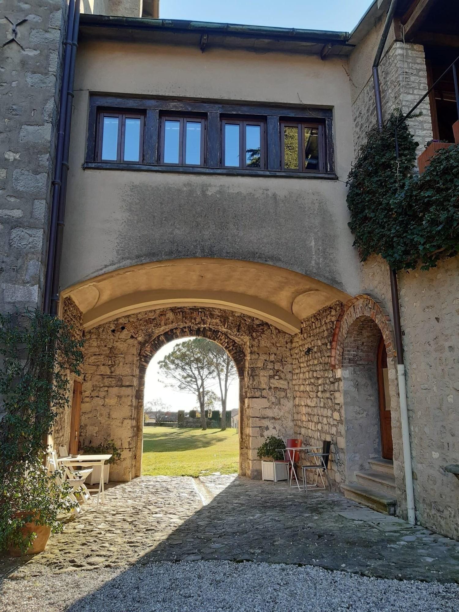 Castrum Di Serravalle