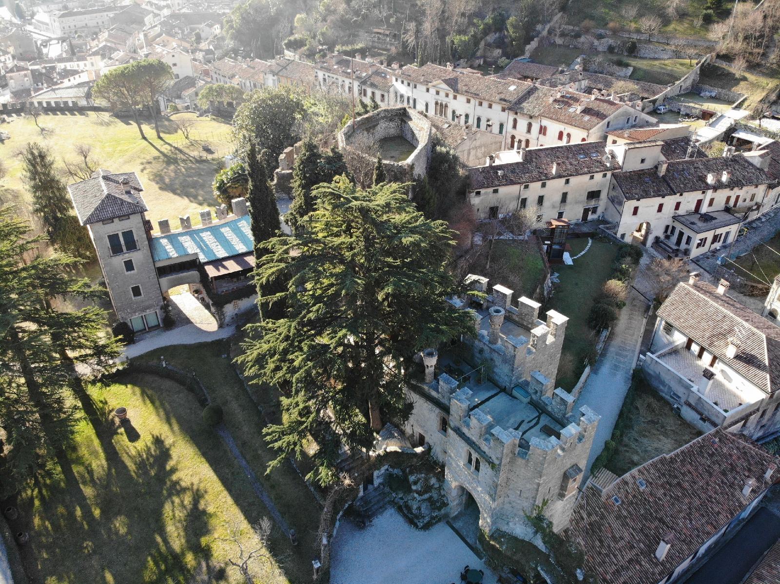 Castrum Di Serravalle