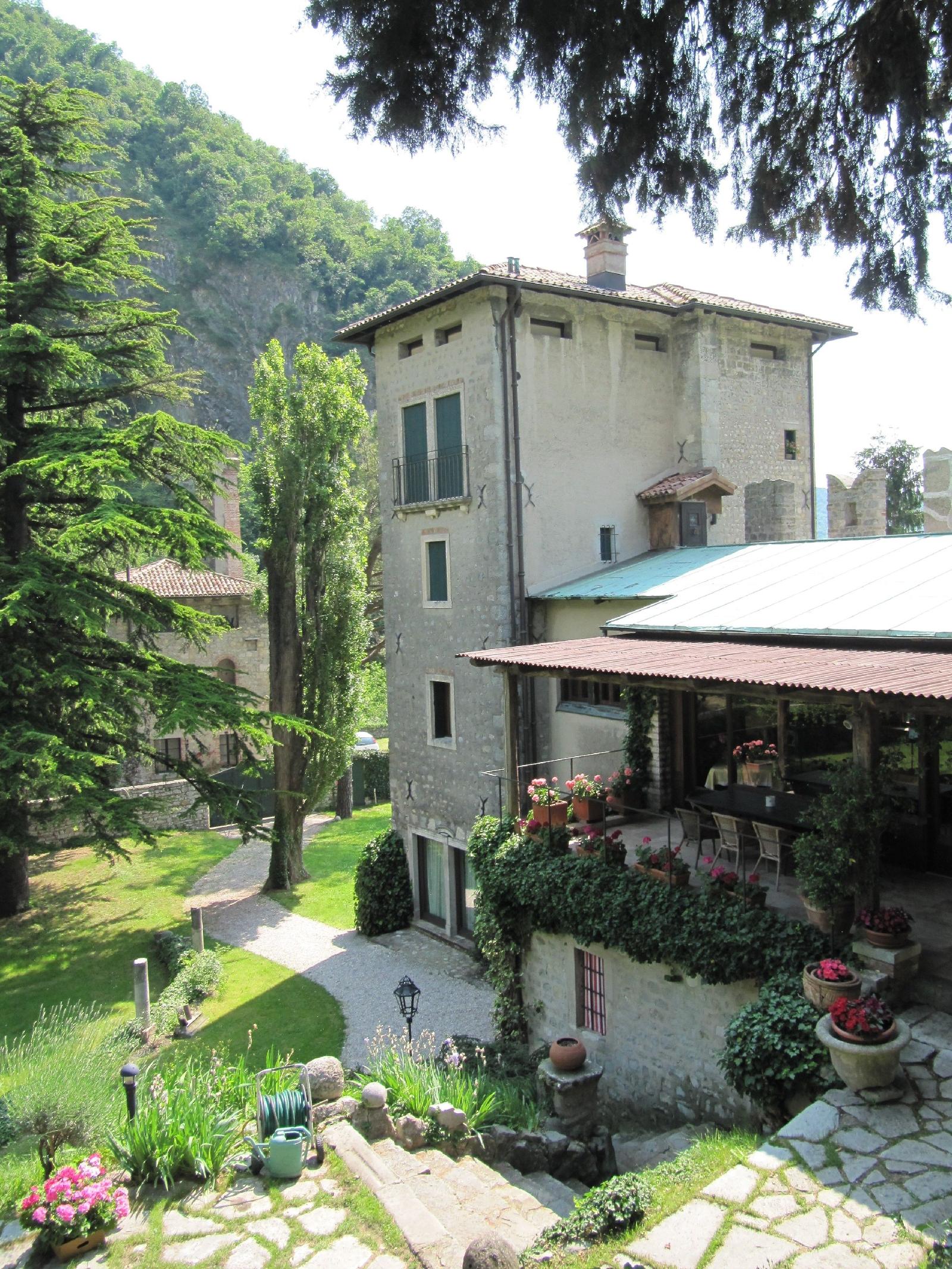 Castrum Di Serravalle