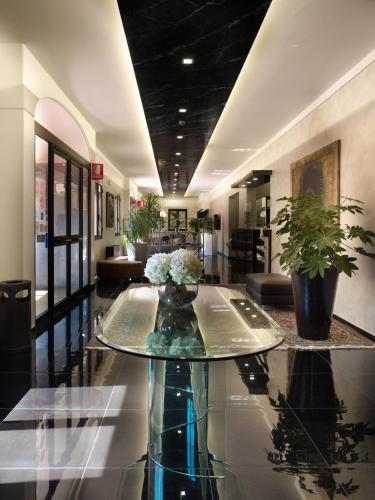 Hotel Versailles