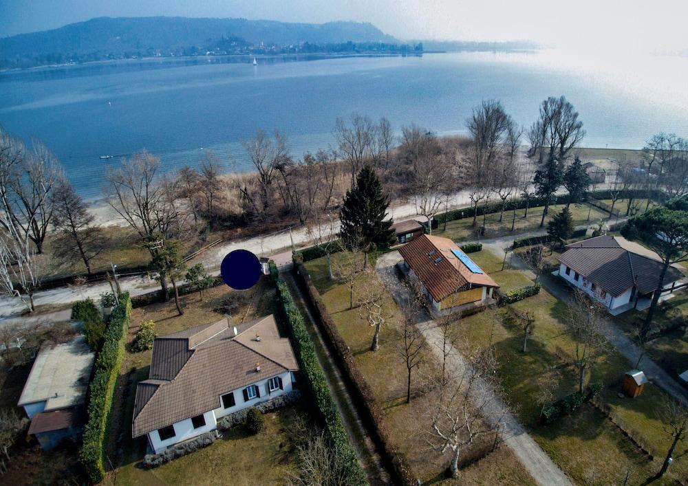 Ritratto Sul Lago