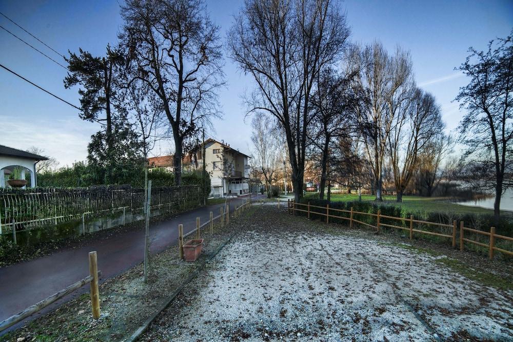 Ritratto Sul Lago