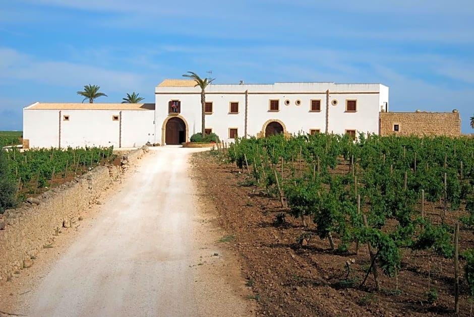 Baglio Donna Franca Wine Resort & Farm Estate