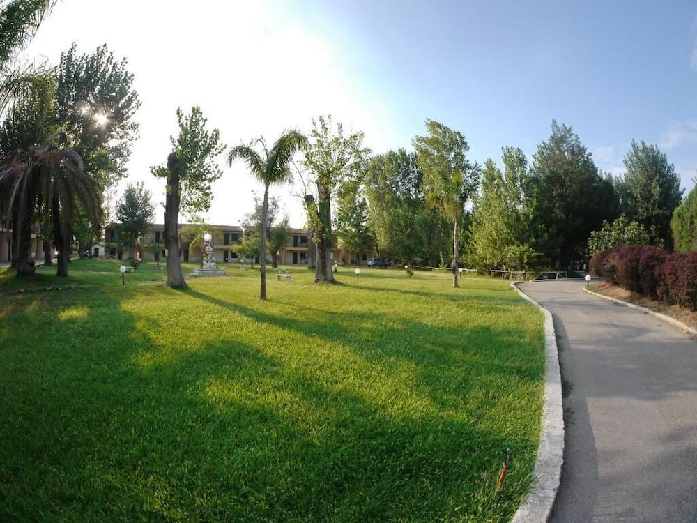 Marina Di Rossano Village Club