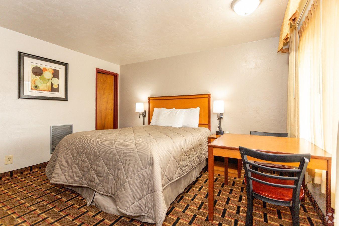 Anchor Bay Inn