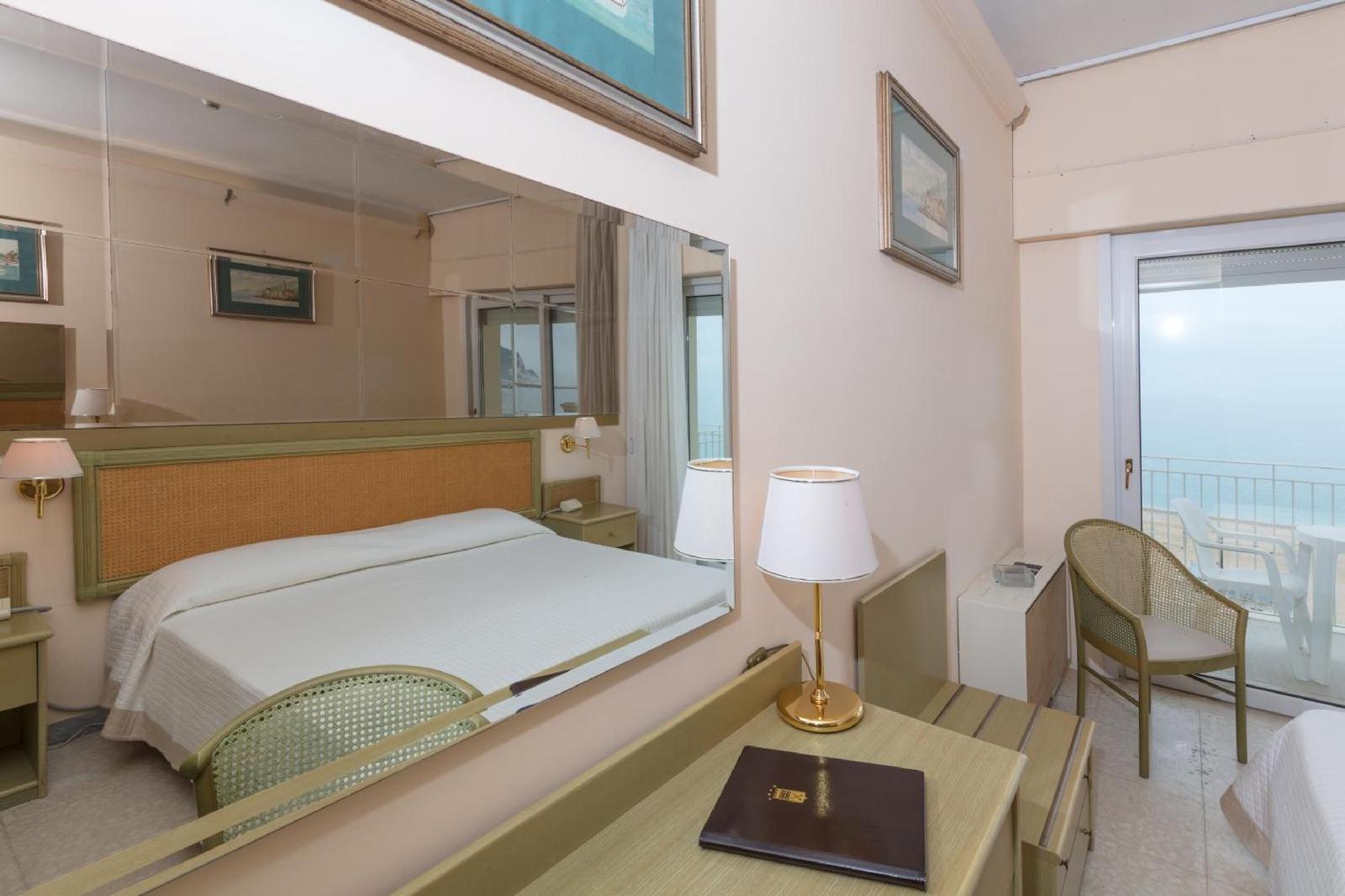 Hotel Numana Palace