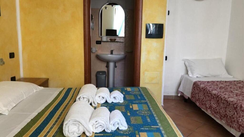 Bed And Breakfast Canarino