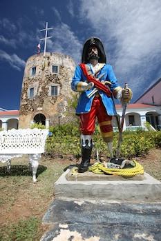 Hilltop Villas at Bluebeards Castle