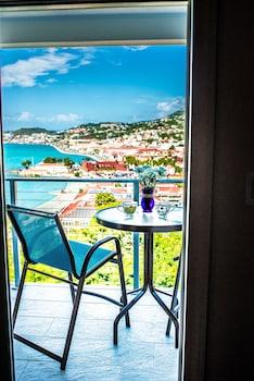 Hilltop Villas at Bluebeards Castle
