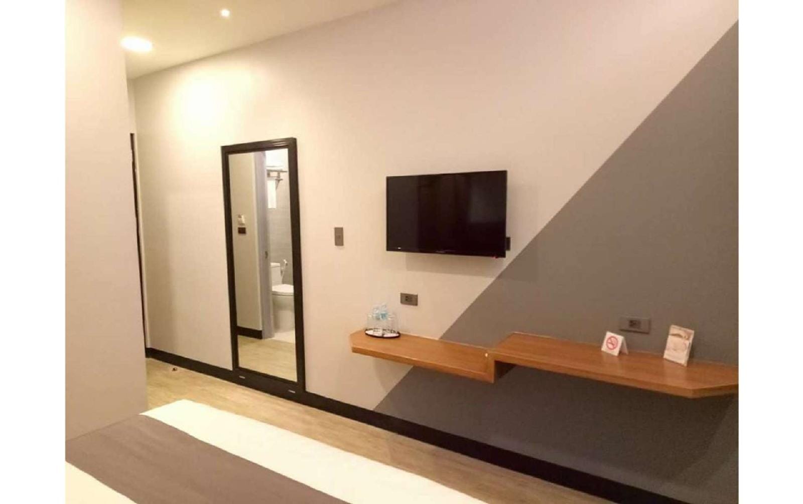 Embassy Hotel