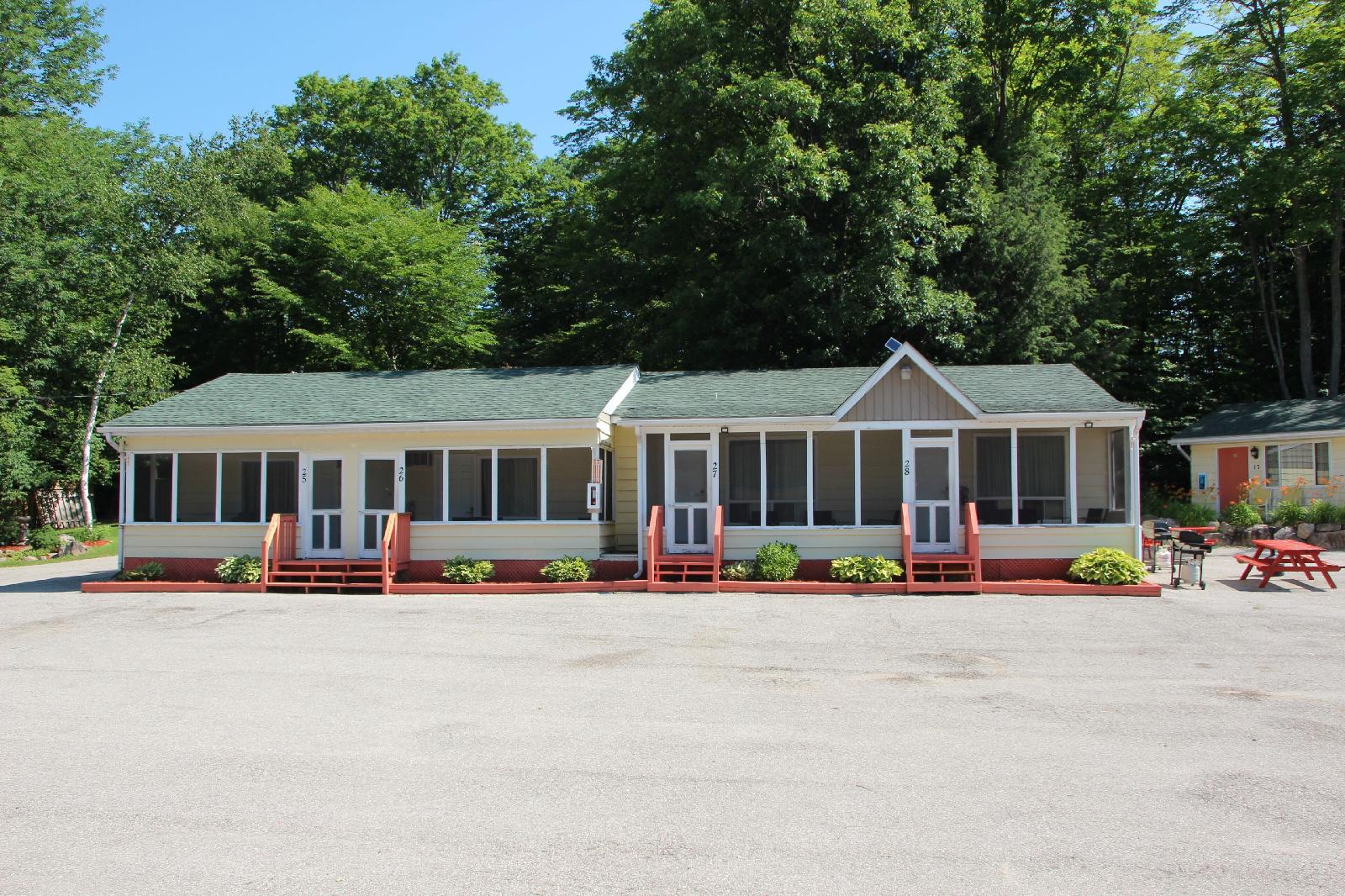 Crestwood Inn