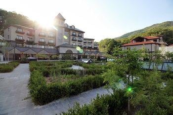 Eden Paradise Hotel