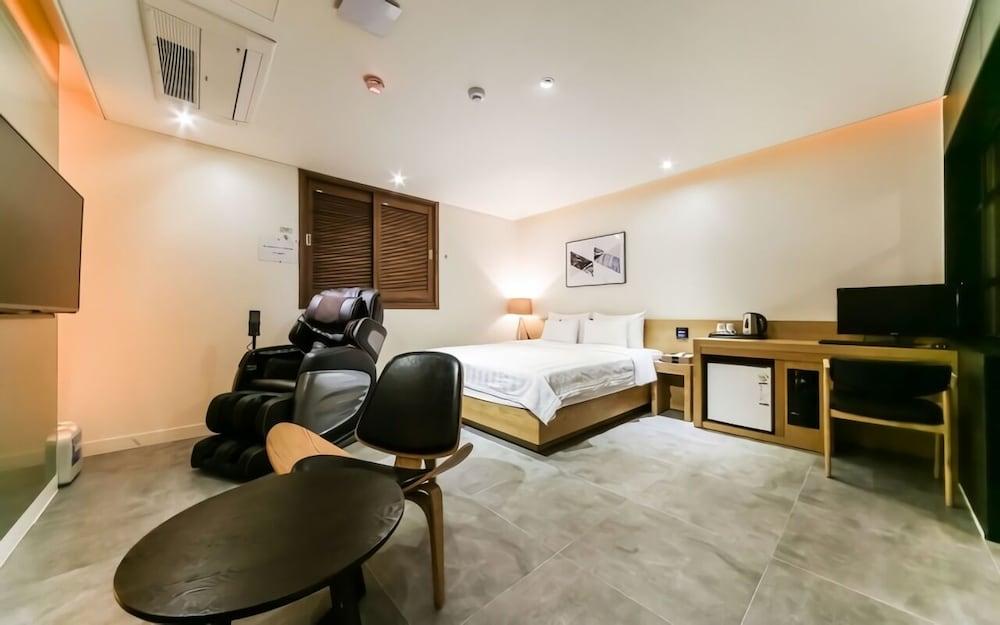 Hotel Able