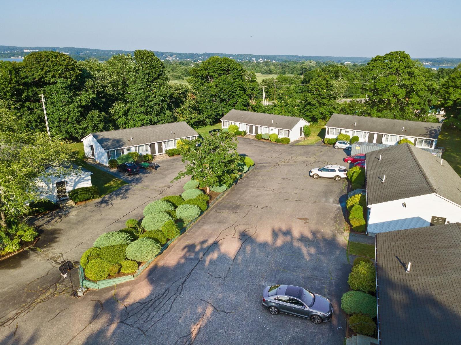 Founder's Brook Motel & Suites