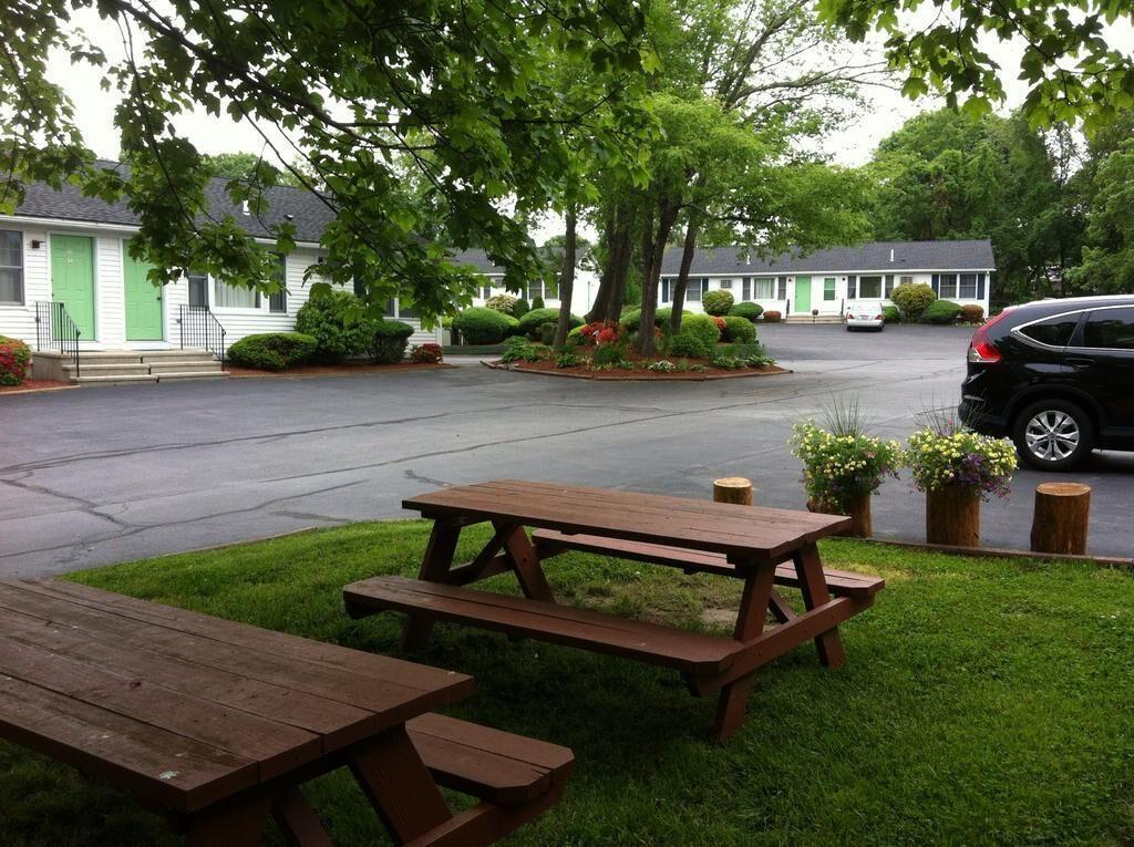 Founder's Brook Motel & Suites