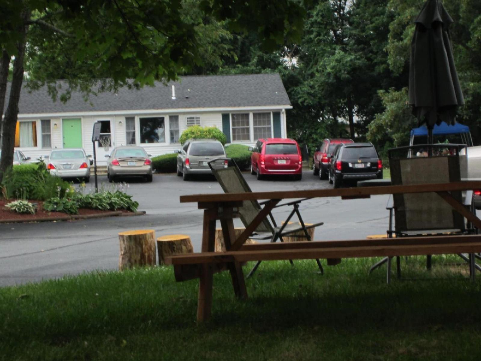Founder's Brook Motel & Suites