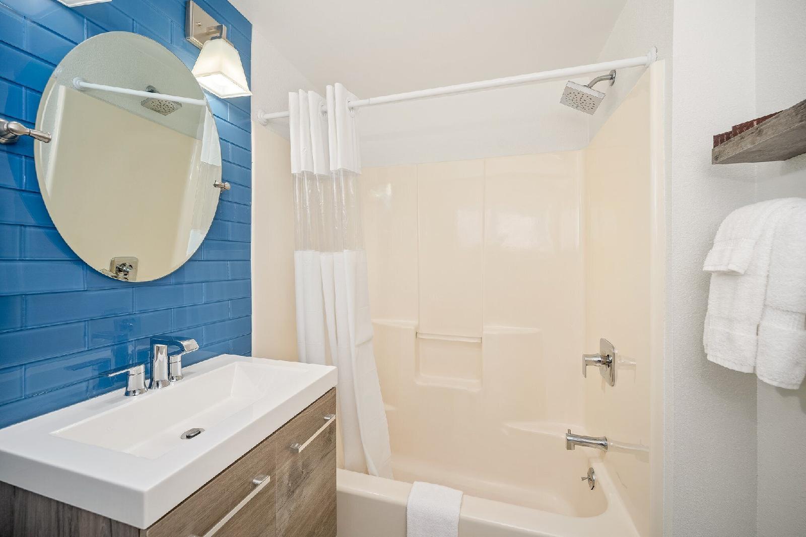 Founder's Brook Motel & Suites