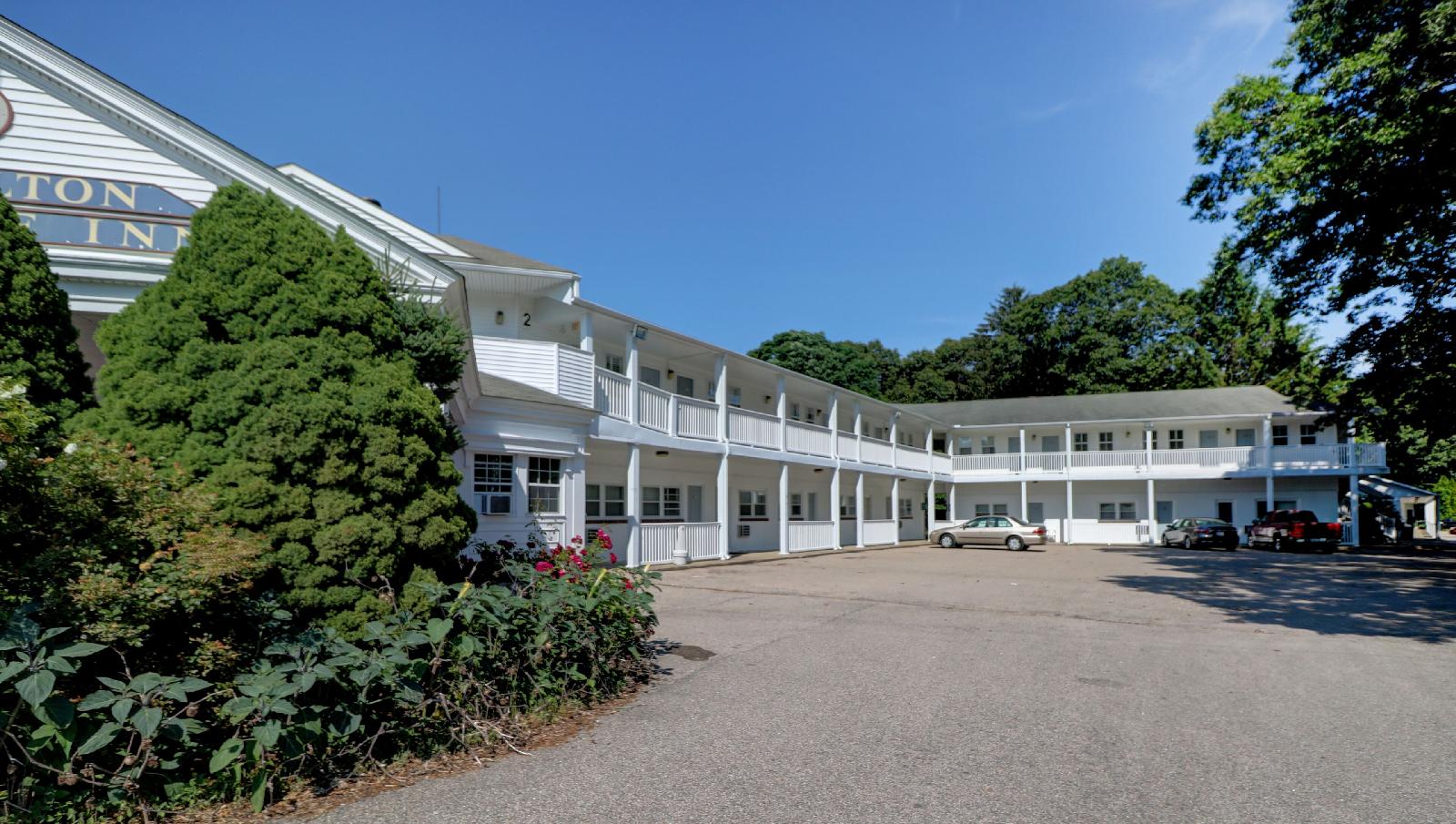 Hamilton Village Inn