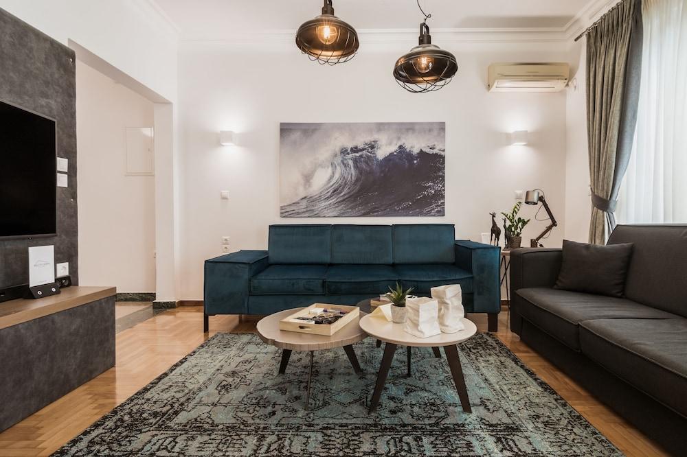 Acropolis Executive Suite